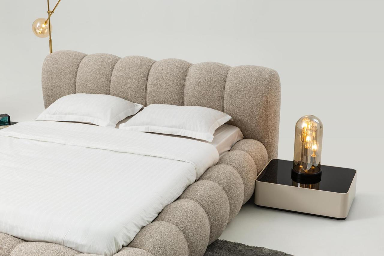 STULISH CONTEMPORARY BED WITH ELEGANT NIGHTSTAND